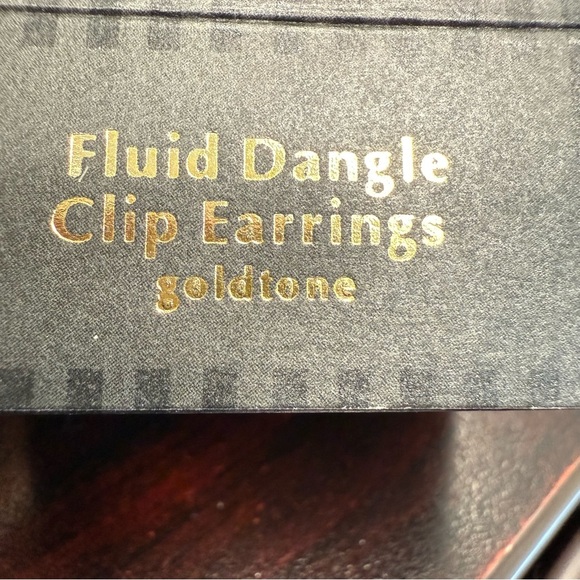 Avon “Fluid Dangle” Vintage-Inspired Drop clip Earrings with Polished Finish NIB - Picture 3 of 6